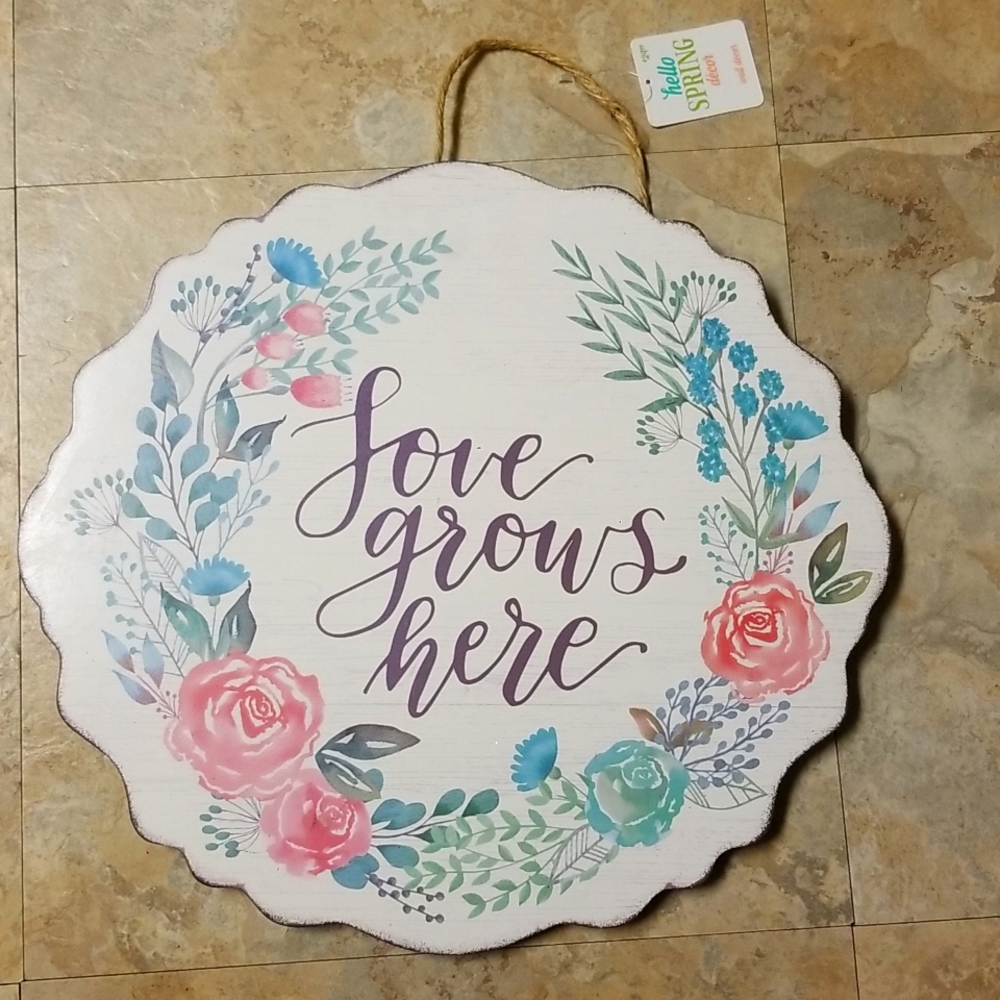 COPY 🇺🇦 Love Grows Here Floral Shabby Chic Wooden Home decor Sign